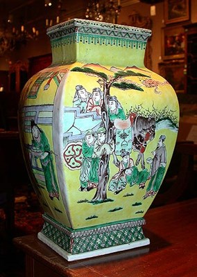 Lot 461 - Chinese Export Yellow Porcelain Vase