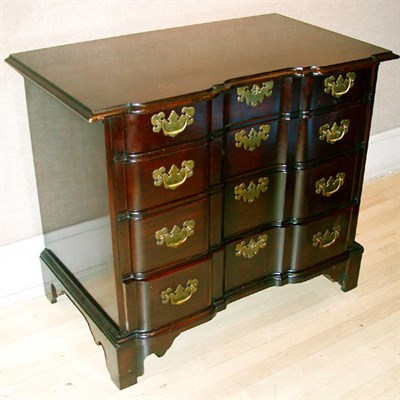 Lot 496 - Federal Style Mahogany Block-Front Chest of...