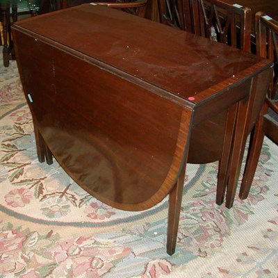 Lot 487 - Federal Style Mahogany Drop-Leaf Table