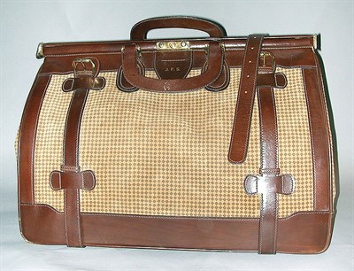 Lot 527 - Bottega Veneta Travel Bag Italian Of tan and...