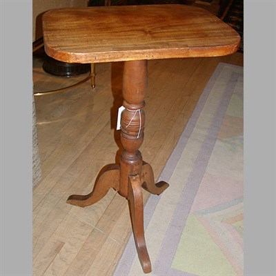 Lot 372 - Federal Style Walnut Side Table