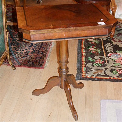 Lot 364 - Georgian Style Mahogany End Table
