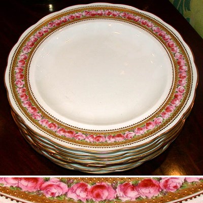 Lot 716 - Set of Eight Continental Gilt Decorated...