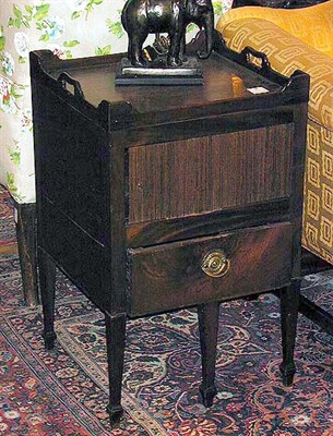 Lot 280 - George III Mahogany Pot Cupboard