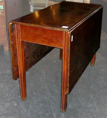 Lot 340 - Federal Mahogany Drop-Leaf Table New England,...