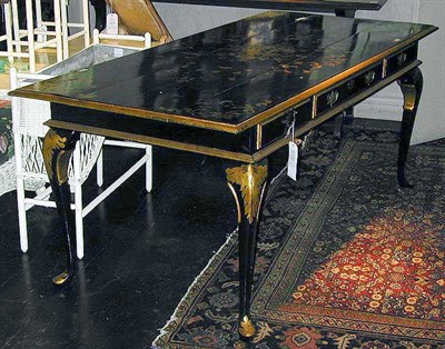Lot 210 - Queen Anne Style Gilt Decorated Writing Table