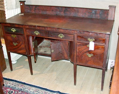 Lot 341 - Federal Mahogany Sideboard The rectangular top...