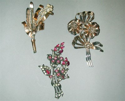 Lot 362 - Staret and Hobe Pins 1940s The first a pink...