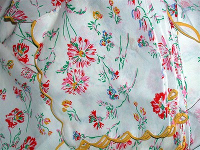 Lot 506 - Porthault Floral Print Linen Tablecloth 1960s...