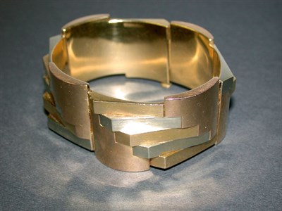 Lot 438 - Gold Cuff Bracelet 18 kt. yellow and white...