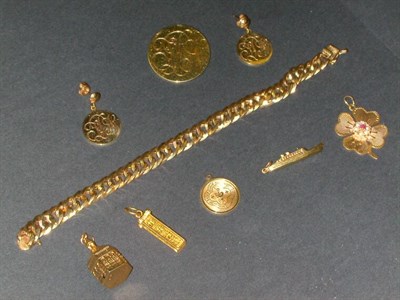 Lot 137 - Group of Gold Items 14 kt. yellow gold,...