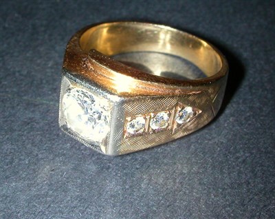 Lot 351 - Gentleman's Gold and Diamond Ring The 14 kt....