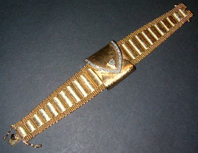 Lot 213 - Lady's Diamond Covered Wristwatch The 14 kt....