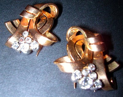 Lot 139 - Pair of Retro Gold and Diamond Clips 14 kt....