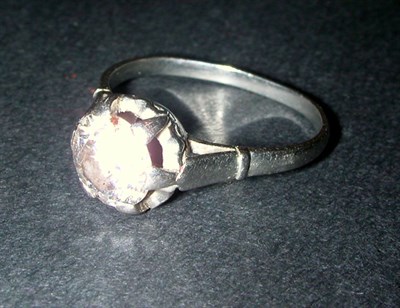 Lot 225 - Diamond Engagement Ring Platinum, set to the...