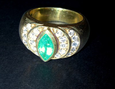 Lot 233 - Emerald and Diamond Ring 18 kt. yellow gold,...