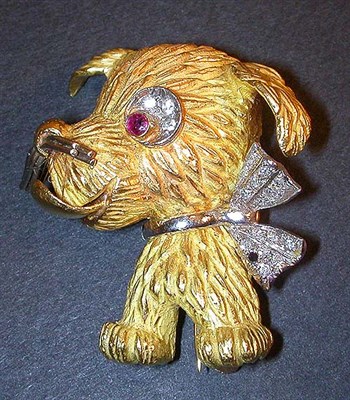 Lot 176 - Gold Dog Pin 18 kt. yellow gold, whimsically...