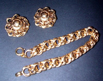 Lot 75 - Gold Link Bracelet and Pair of Earclips The 14...