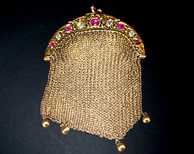 Lot 362 - Antique Gold, Ruby and Diamond Change Purse