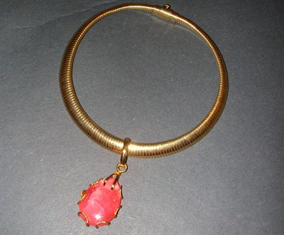 Lot 194 - Gold Choker and Rhodocrosite Pendant The 14 kt....