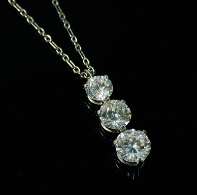 Lot 465 - Three Stone Diamond Pendant Necklace The...