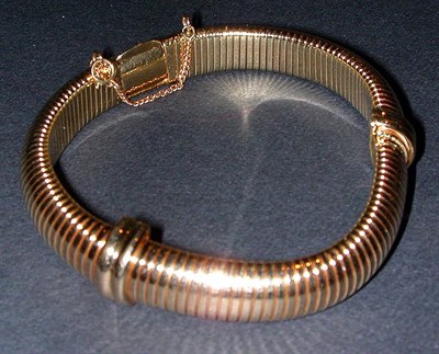 Lot 111 - Gold Snake Bracelet 14 kt. yellow gold,...