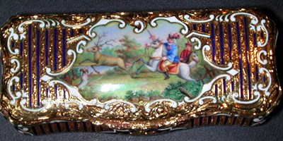 Lot 153 - Gold and Enamel Snuff Box 14 kt. yellow gold,...