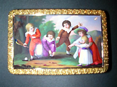 Lot 246 - Gold and Enamel Snuff Box 14 kt. yellow gold,...
