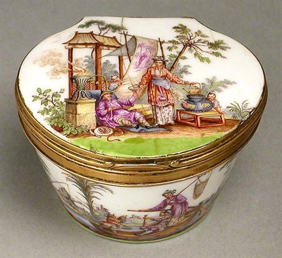 Lot 517 - Meissen Porcelain Snuff Box Circa 1725-30 Of...