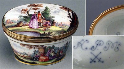 Lot 519 - Meissen Porcelain Snuff Box The porcelain...