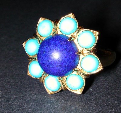 Lot 96 - Lapis Lazuli and Turquoise Cluster Ring 14 kt....