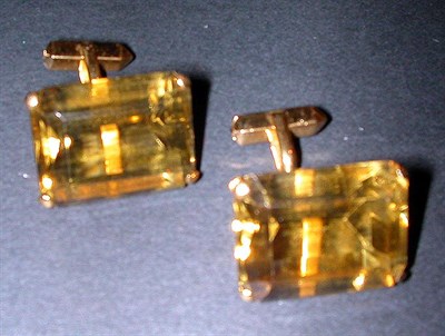 Lot 65 - Pair of Citrine Cufflinks 14 kt. yellow gold,...