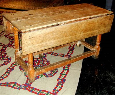 Lot 141 - Provincial Georgian Elm Gate-Leg Table