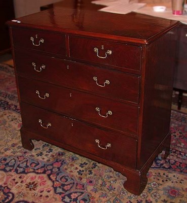 Lot 401 - George III Mahogany Chest of Drawers The...