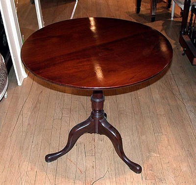 Lot 459 - Federal Style Mahogany Tilt-Top Table