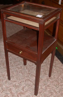 Lot 185 - Georgian Style Mahogany Vitrine Table