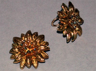 Lot 85 - Pair of Gold Flower Earclips 18 kt. yellow...