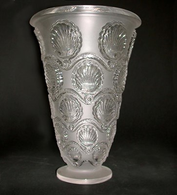 Lot 386 - Lalique Cancale Frosted Glass Vase Height 12...
