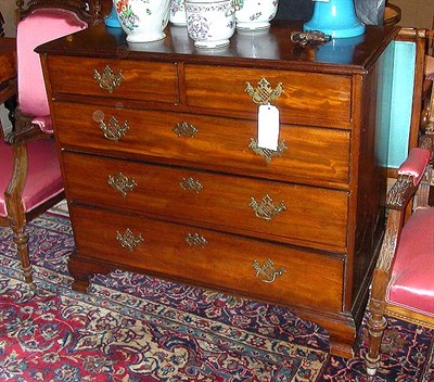Lot 516 - George III Mahogany Chest of Drawers