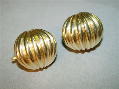 Lot 83 - Pair of Gold Earclips 14 kt. yellow gold, of...