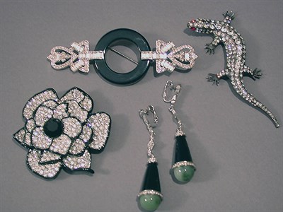 Lot 730 - Group of Three Brooches and Pair of Earclips...