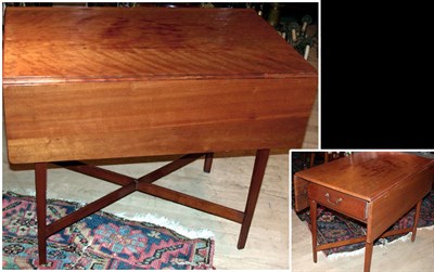 Lot 438 - American Maple Drop-Leaf Table
