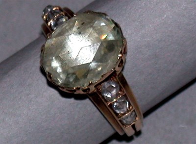 Lot 230 - Large Rose Diamond Ring 14 kt. yellow gold,...