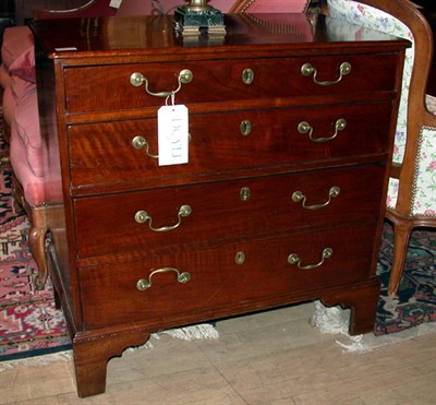 Lot 541 - George III Mahogany Bachelors Chest of Drawers