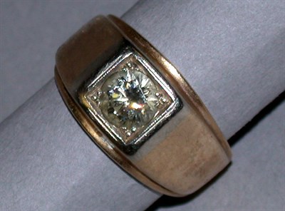 Lot 311 - Gentleman's Diamond Ring 14 kt. gold, set to...