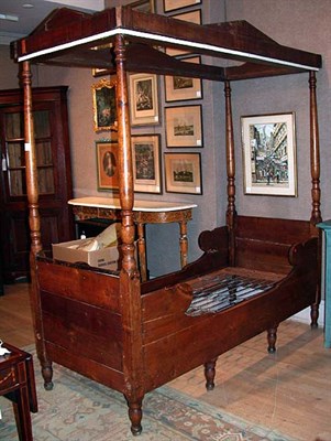 Lot 185 - American Maple Bed