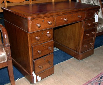 Lot 299 - Victorian Leather Inset Oak Pedestal Desk