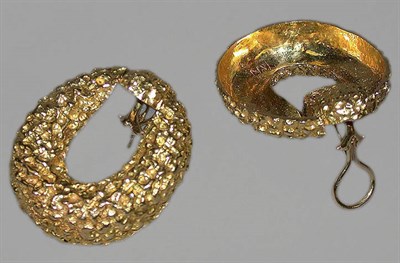 Lot 138 - Pair of Gold Doorknocker Earrings The heavy,...