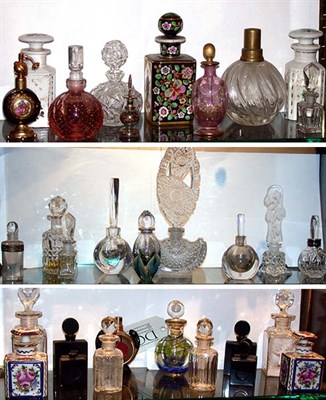 Lot 256 - Miscellaneous Group of Porcelain and Glass...