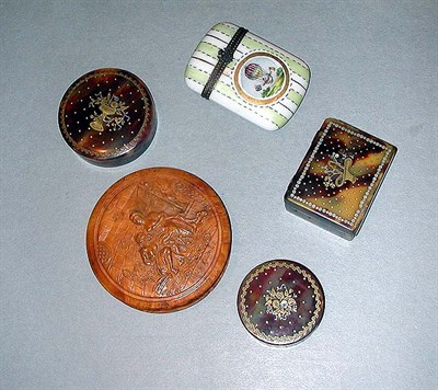 Lot 401 - Group of Five Snuff Boxes